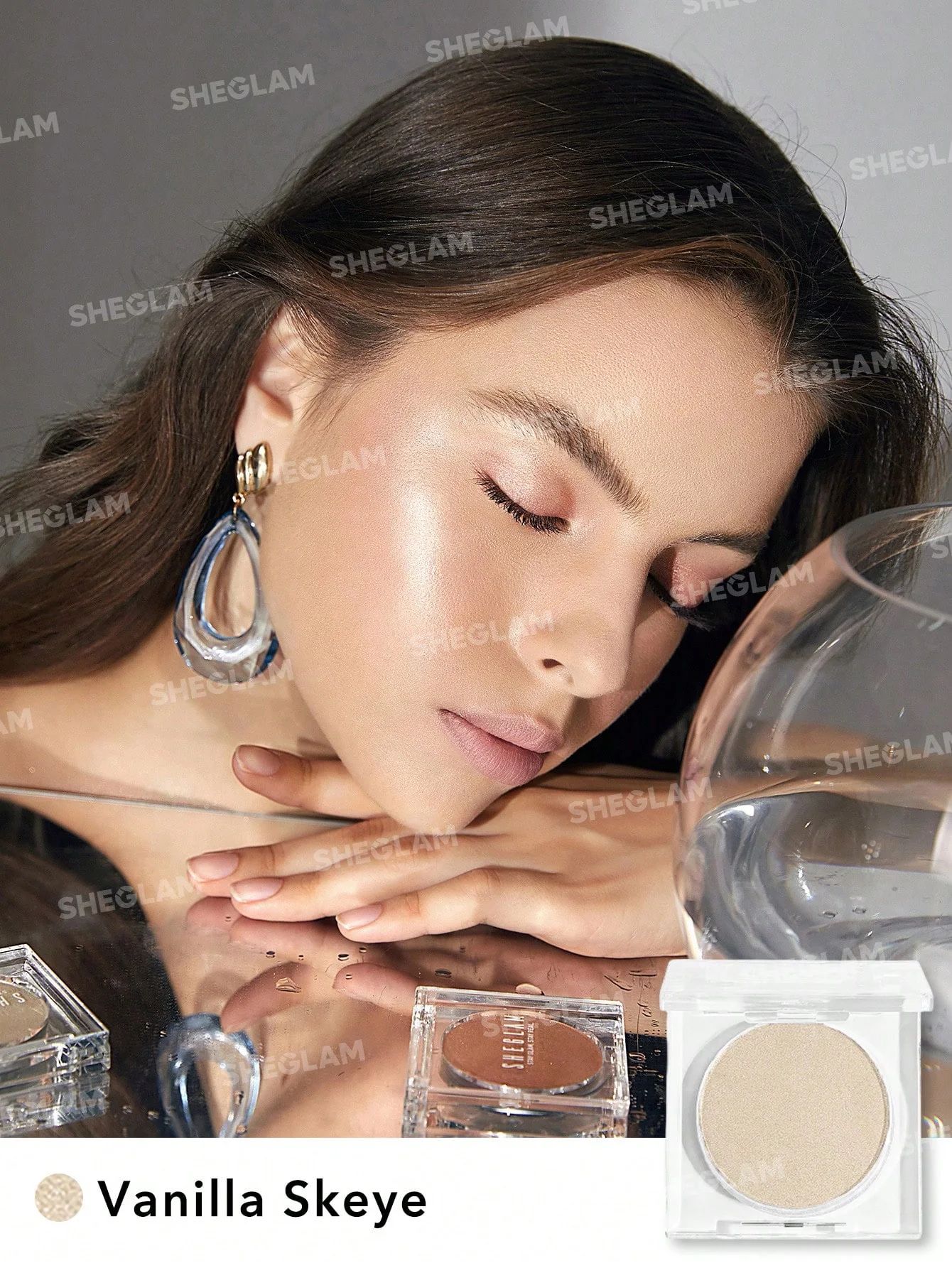 SHEGLAM Cosmic Crystal Mousse Highlighter - Vanilla Skeye_3