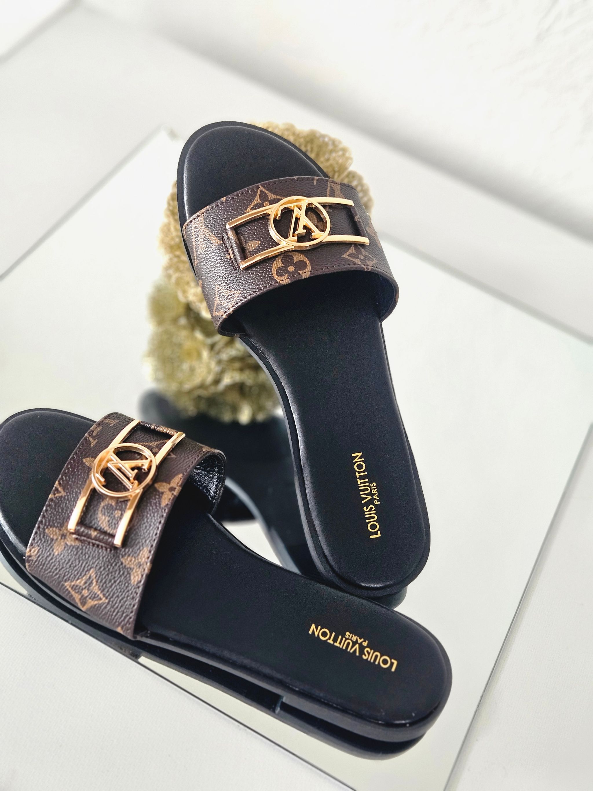 Dark brown sandals _0