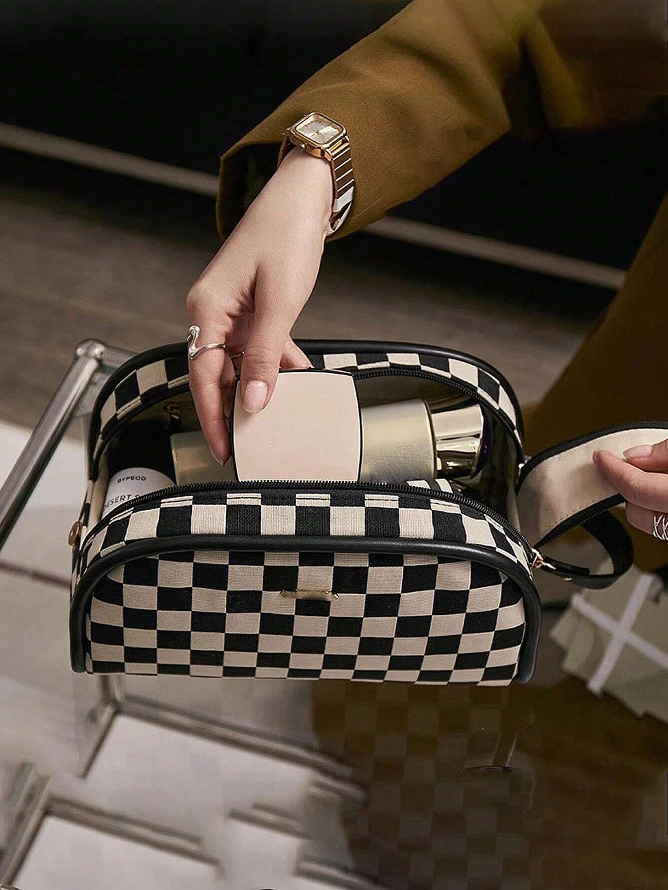 Large Capacity Cosmetic & Makeup Bag - Checkered_5