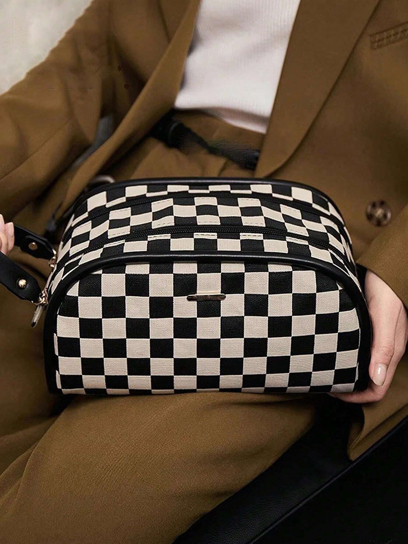 Large Capacity Cosmetic & Makeup Bag - Checkered_6