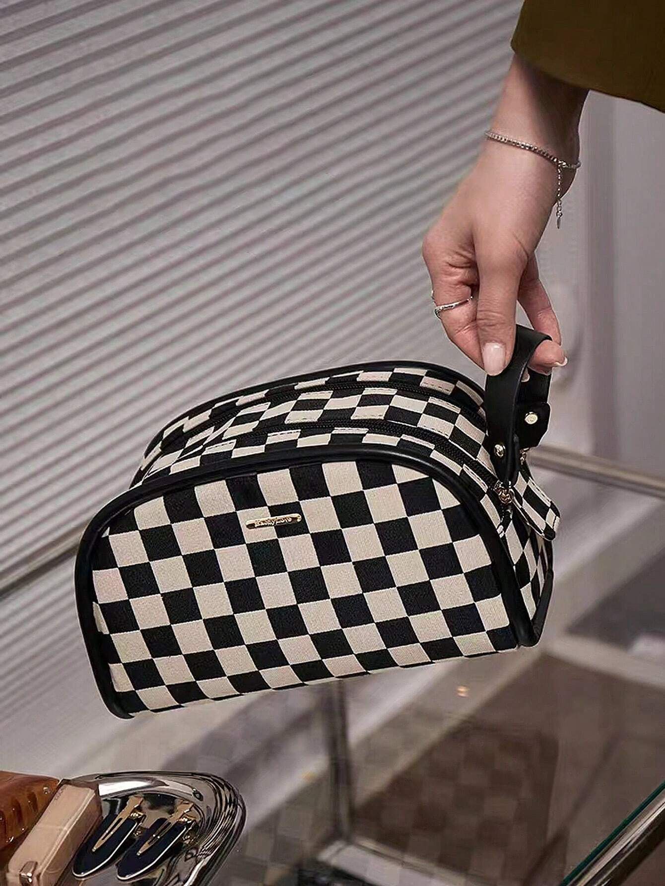 Large Capacity Cosmetic & Makeup Bag - Checkered_7