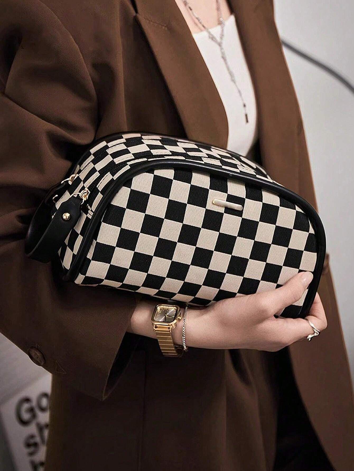 Large Capacity Cosmetic & Makeup Bag - Checkered_4