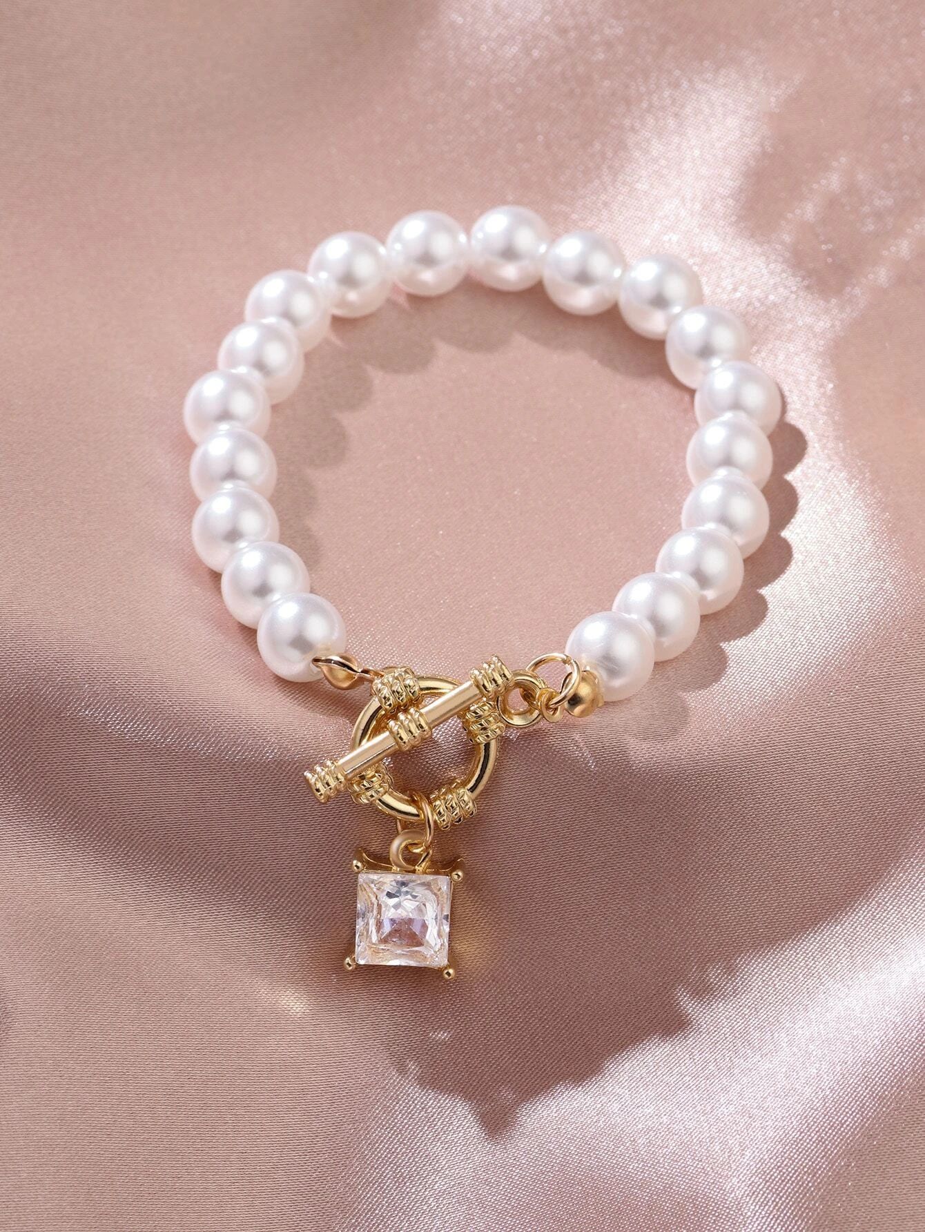 Faux Pearl Beaded Bracelet_0