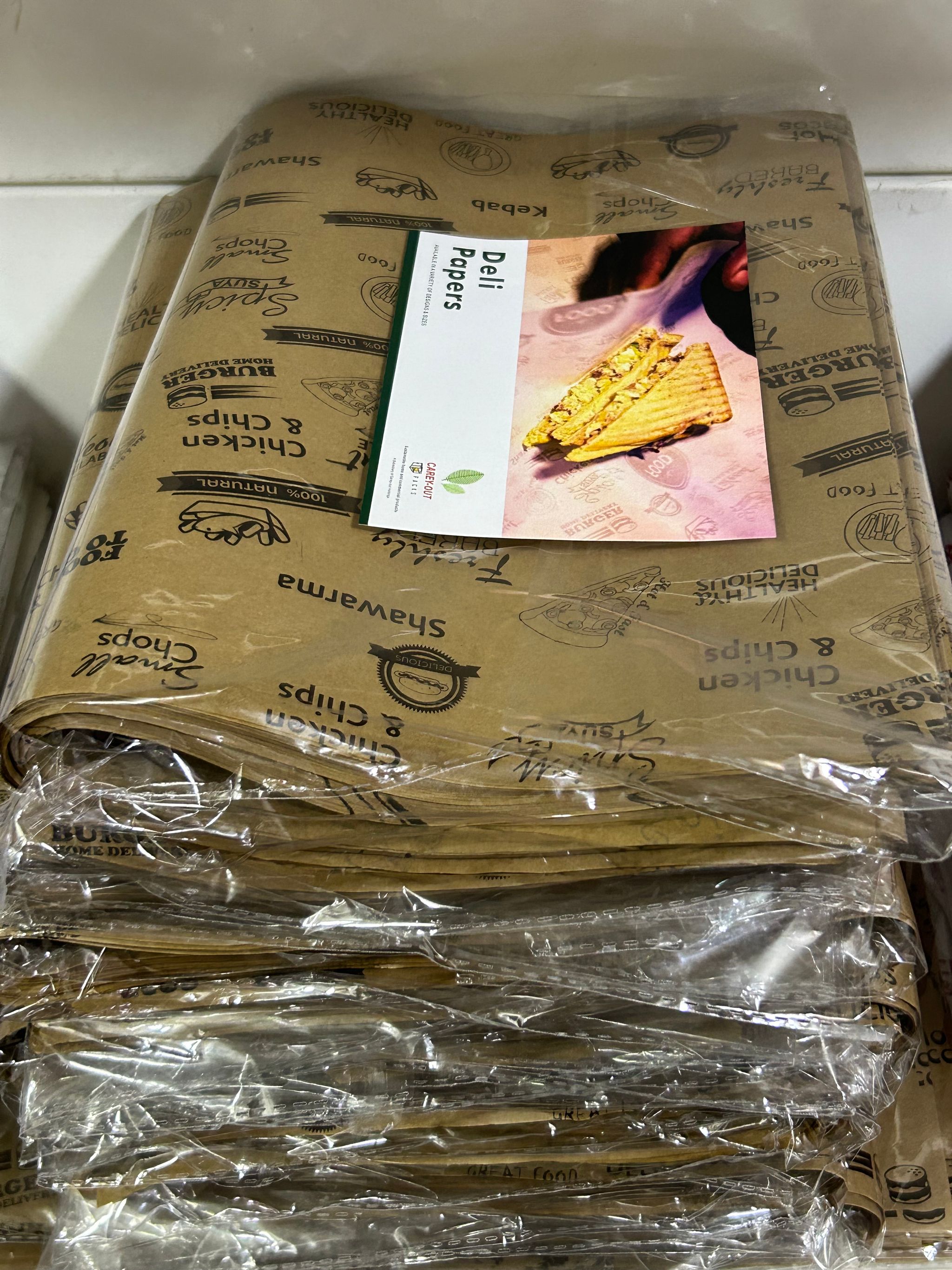 FOOD “TO GO” DELI PAPERS - 17” x 12” / BLACK & BROWN  - PACK OF 100 SHEETS_1