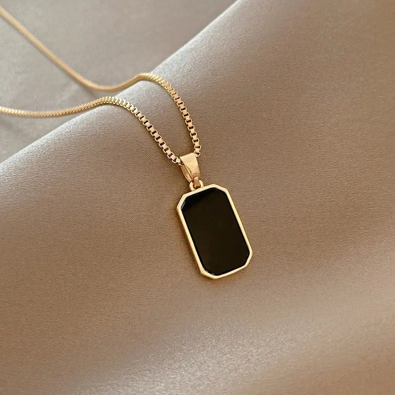 Black Geometric Square Pendant_0