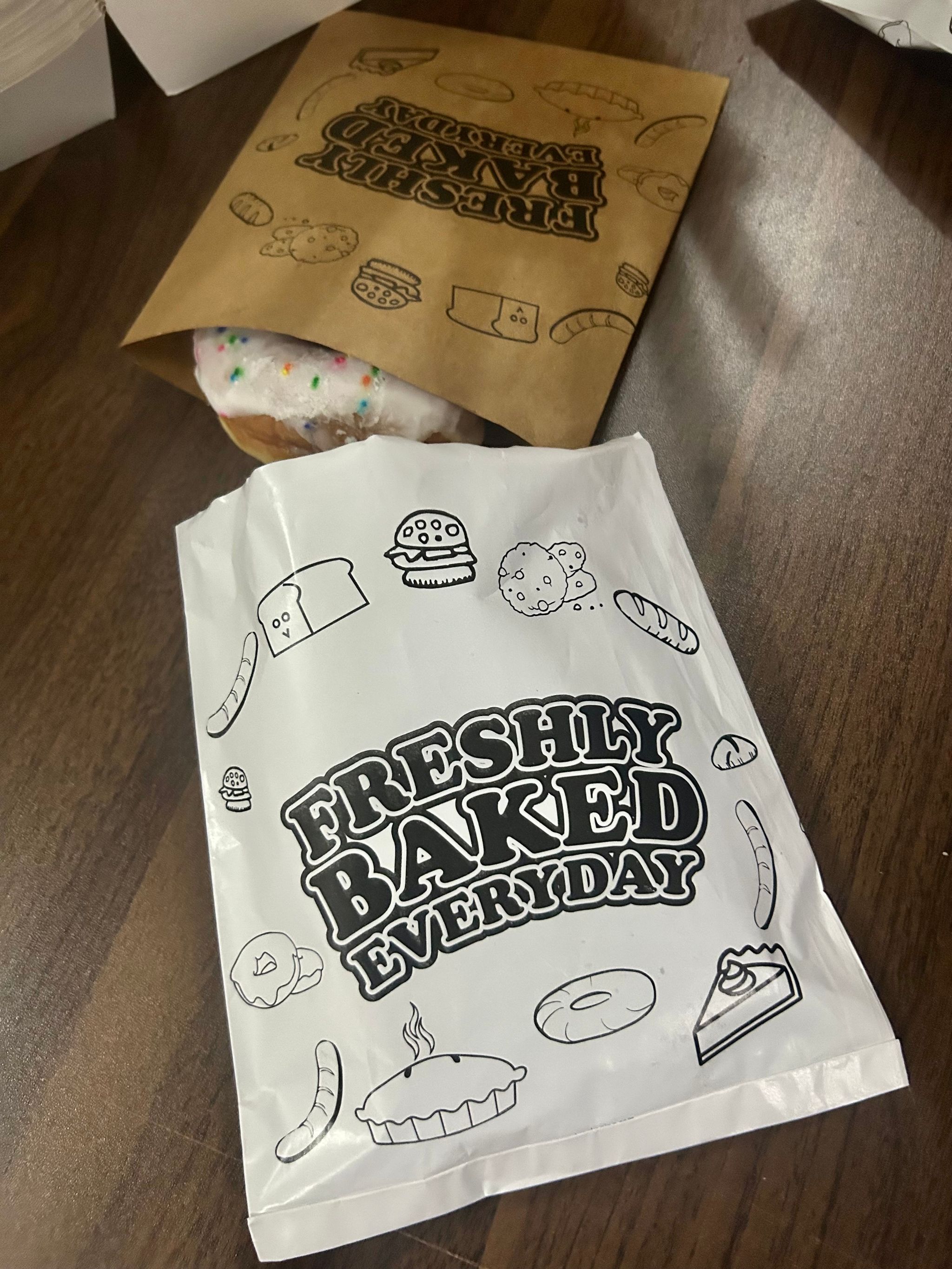 “FRESHLY BAKED EVERYDAY “ TREAT TAKEOUT BAGS - 5'' x 5''/ WHITE_3