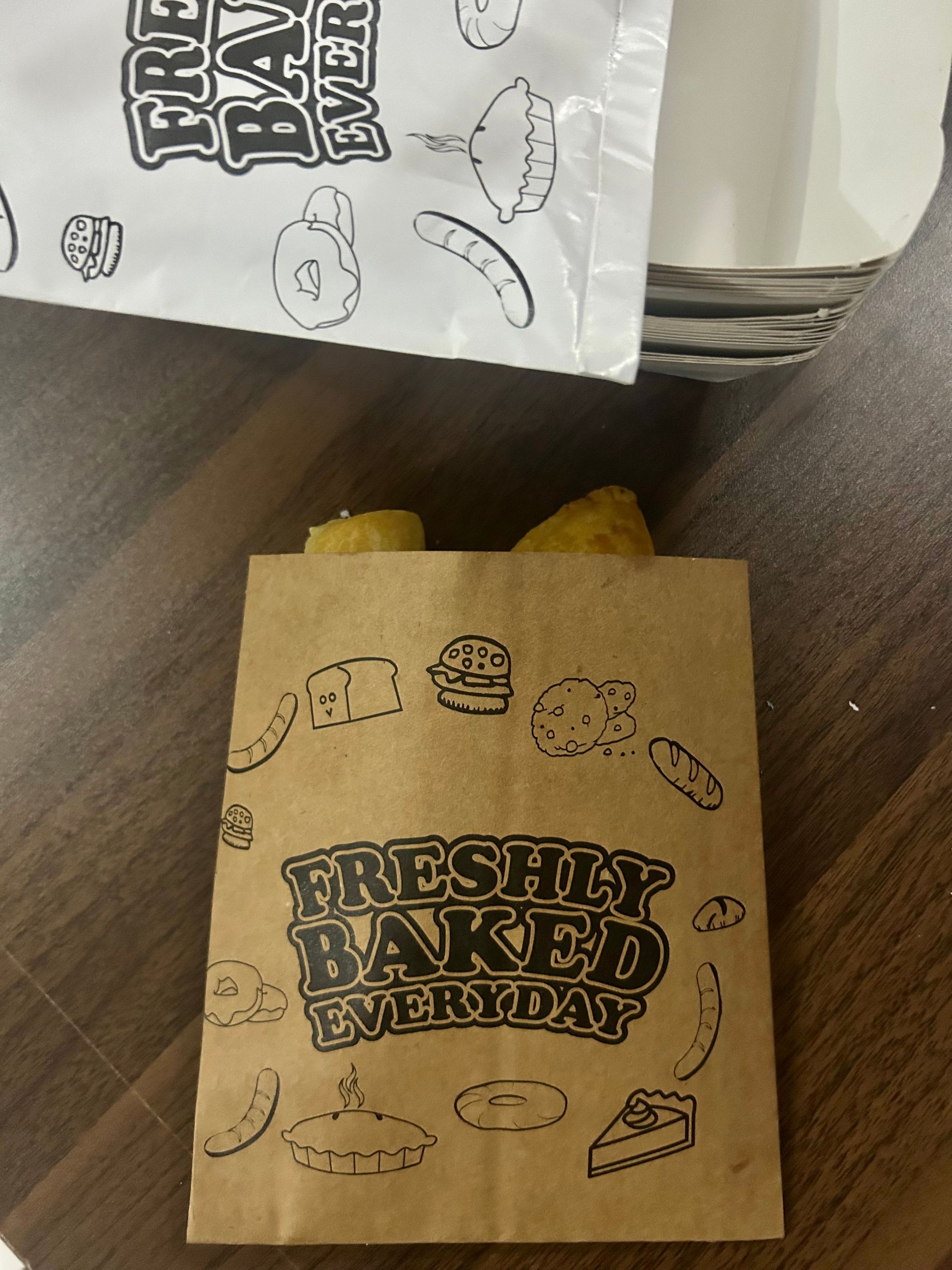 “FRESHLY BAKED EVERYDAY “ TREAT TAKEOUT BAGS - 7” x 5.5” - / BROWN _4