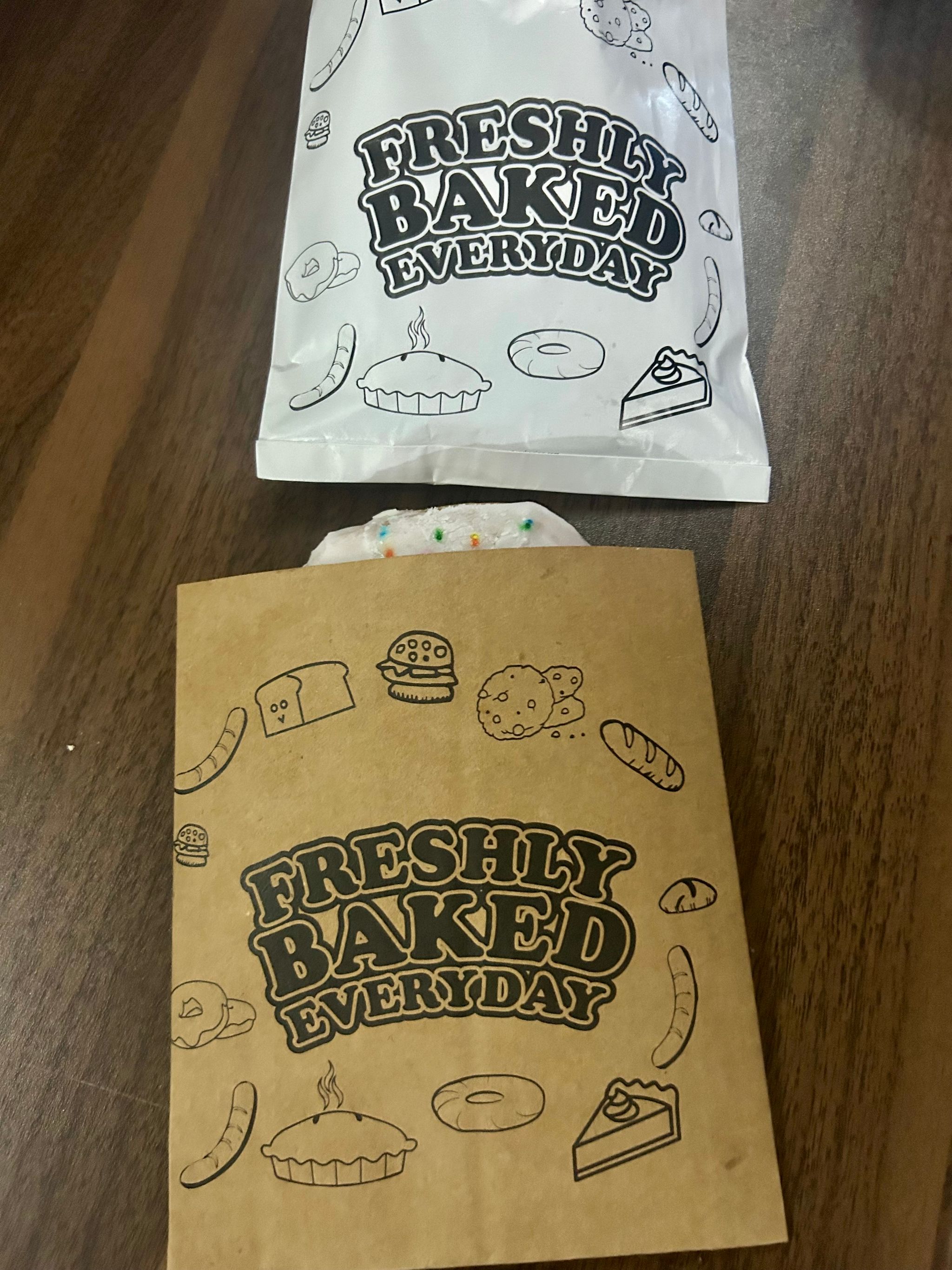 “FRESHLY BAKED EVERYDAY “ TREAT TAKEOUT BAGS - 7” x 5.5” - / BROWN _2