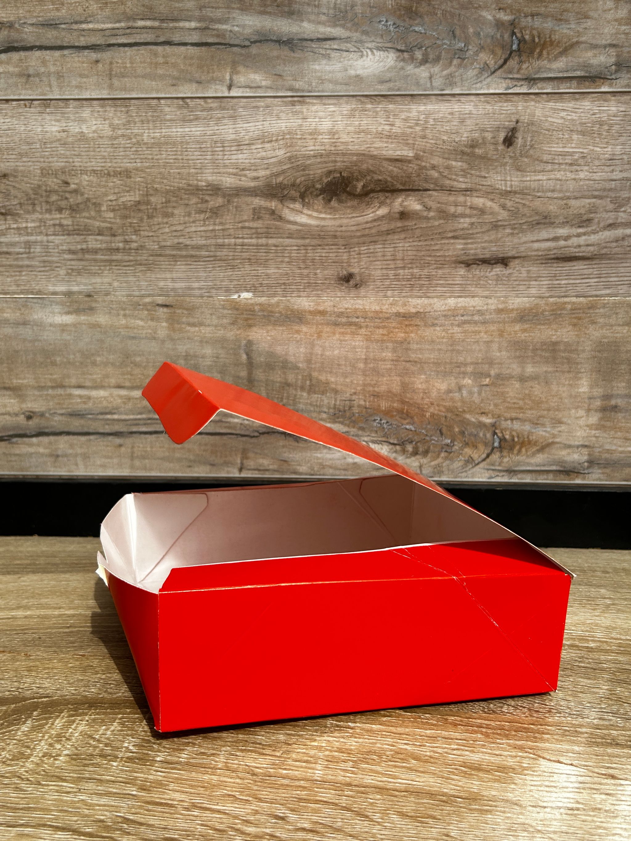 PLAIN RED “ER” TAKEOUT BOXES - 8” x 8” x 3.5” _2