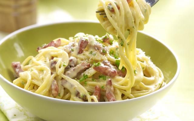 Spaghettis à la Carbonara aux Lardons_0