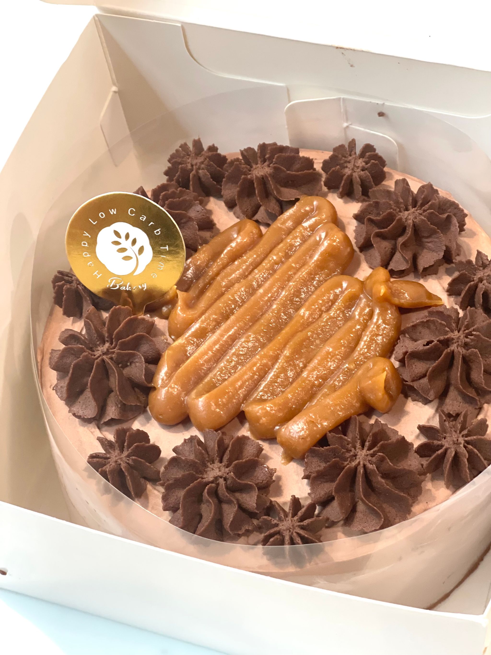 Salted Caramel Chocolate Cake_0