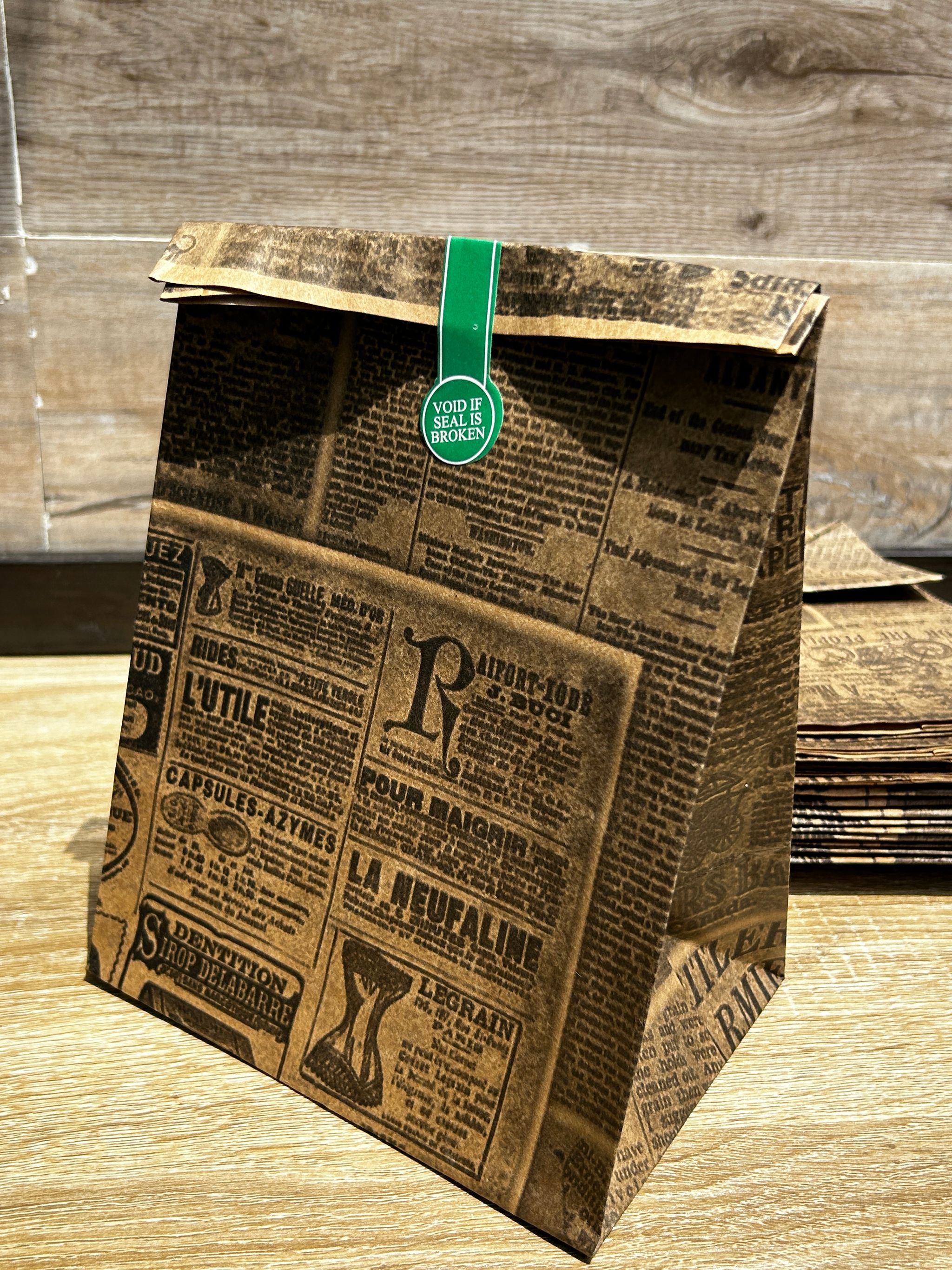 “NEWSPAPER PRINTS” TAKEOUT BAGS - 10” x 7” x 5.5” - PACK OF 100 BAGS_3