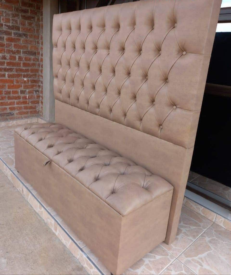 Buttoned headboard and kist_1