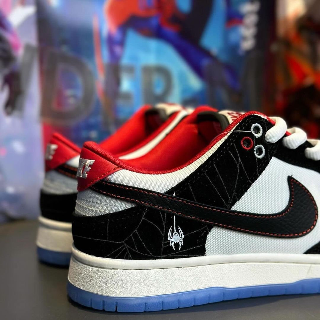 Nike Dunk Low "Spider,"_2