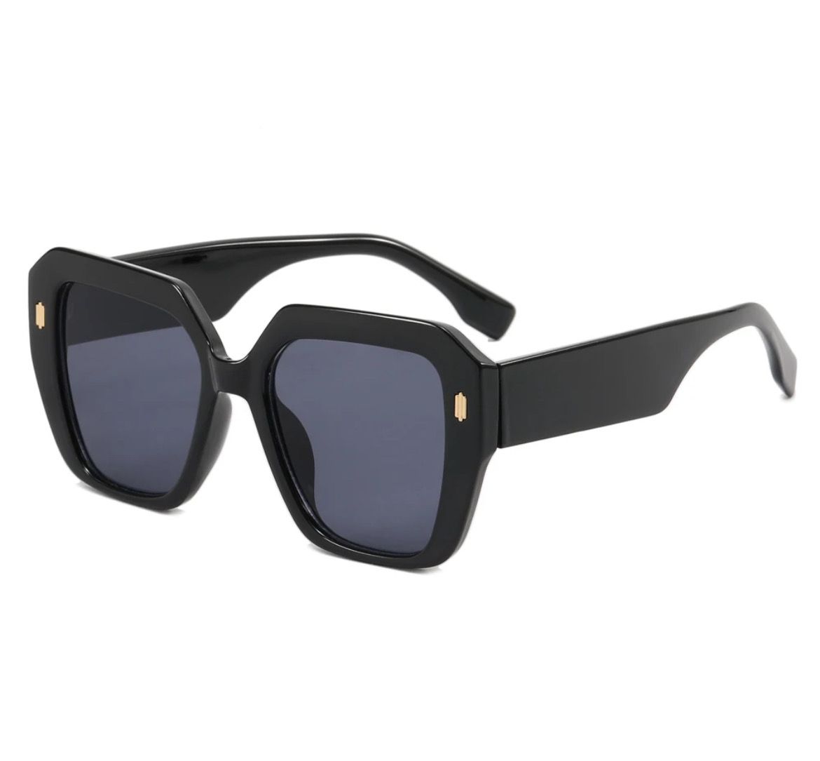 Elvira sunglasses_0