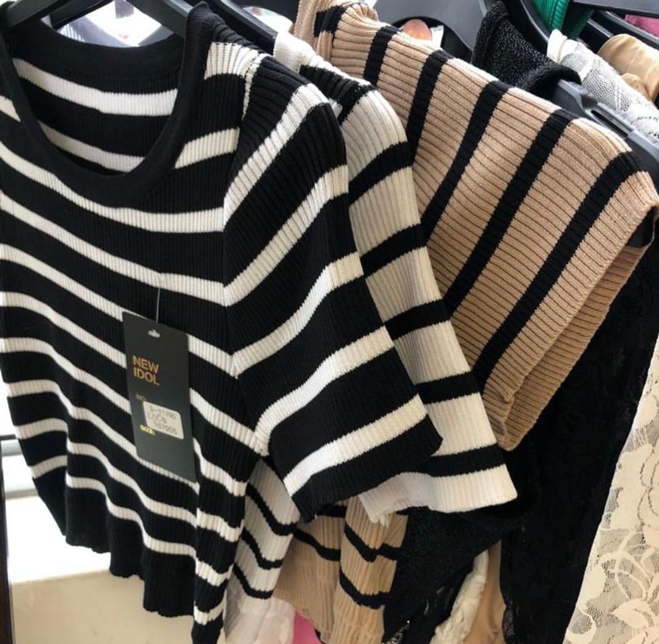 Stripped knit top_3