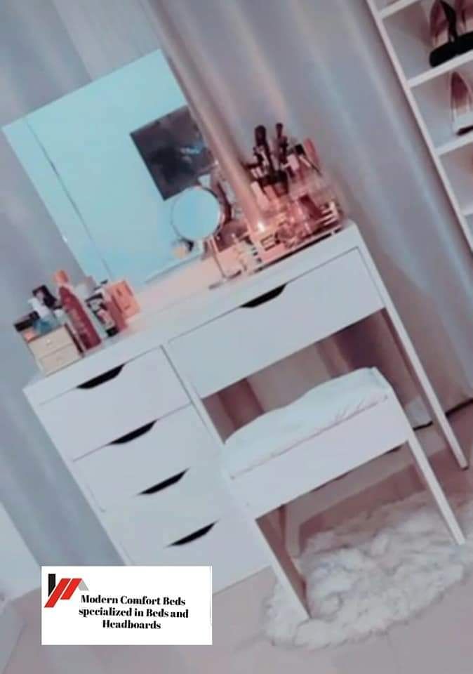 Dressing tables _0