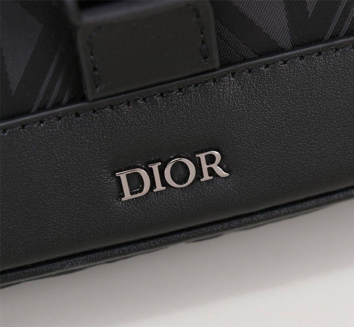 DIOR mini hit the road bag_5