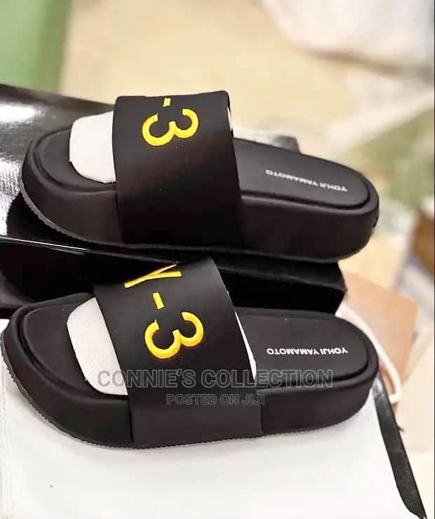 Y 3 Slippers_0