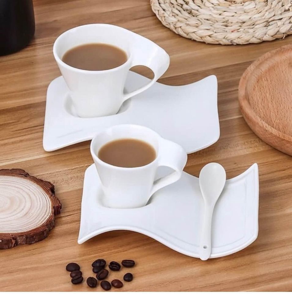 Tea cups and saucer_3