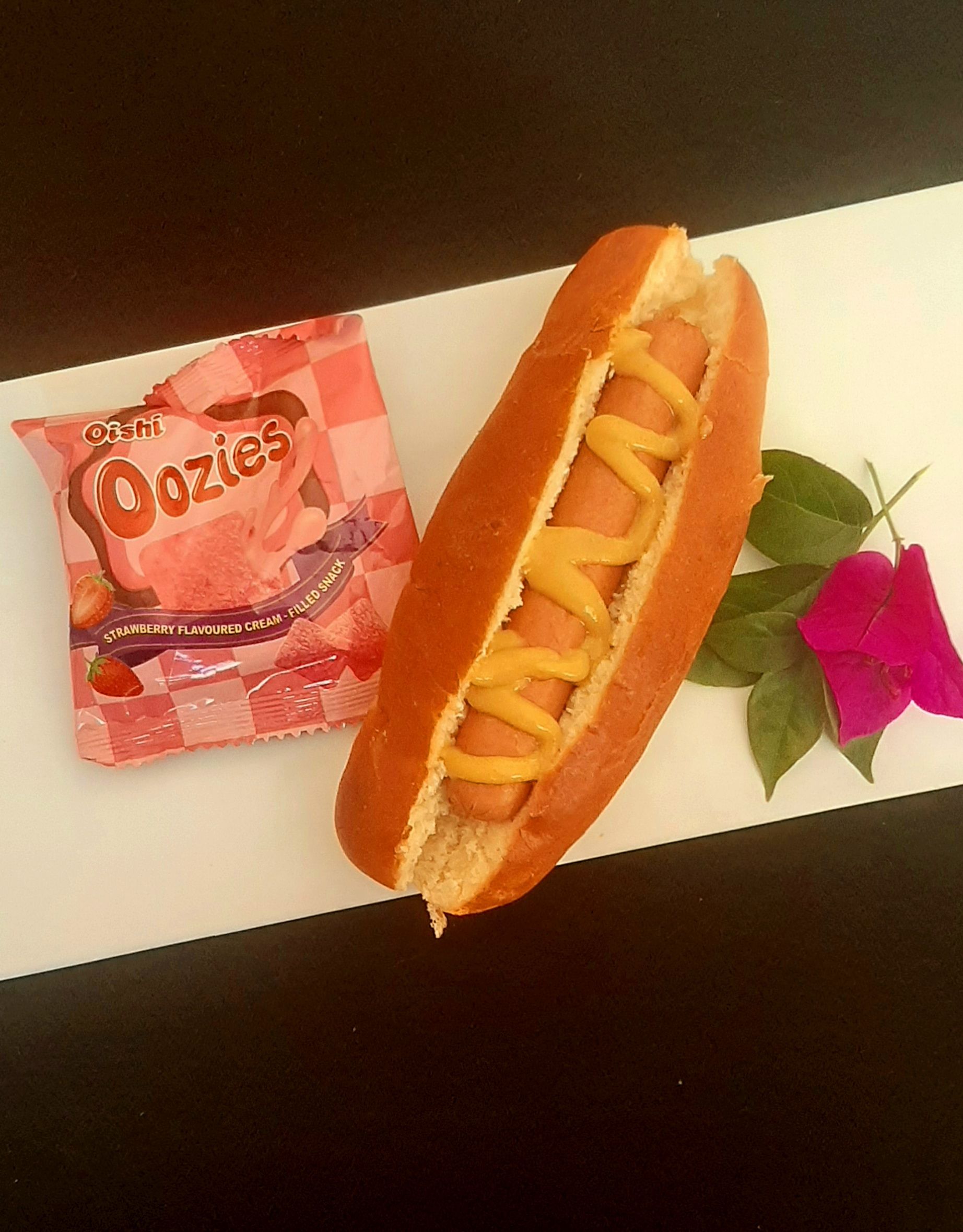 Kids hot dog + Chips + FREE Oozie snack _0