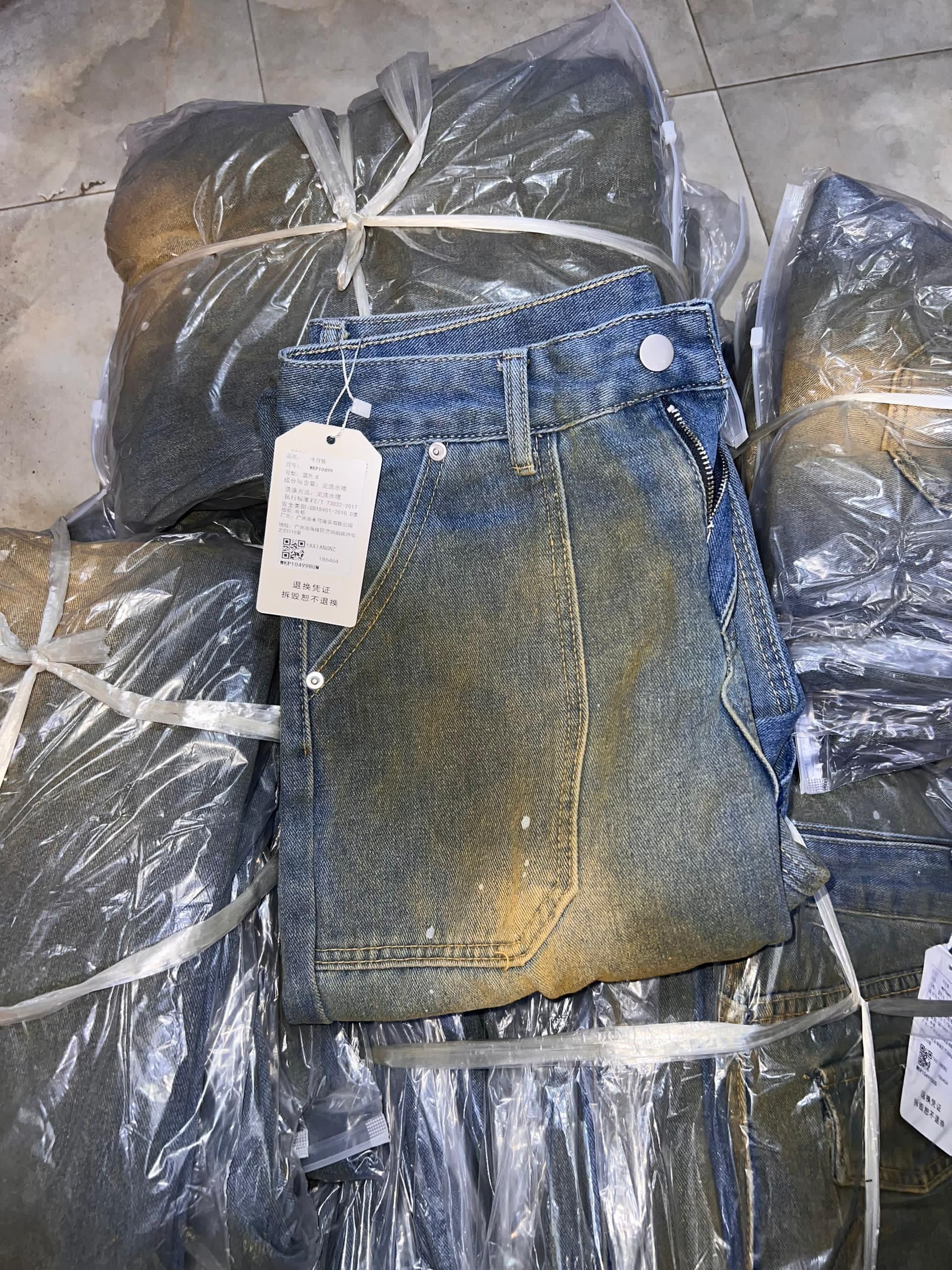 Washed ripped jean_3