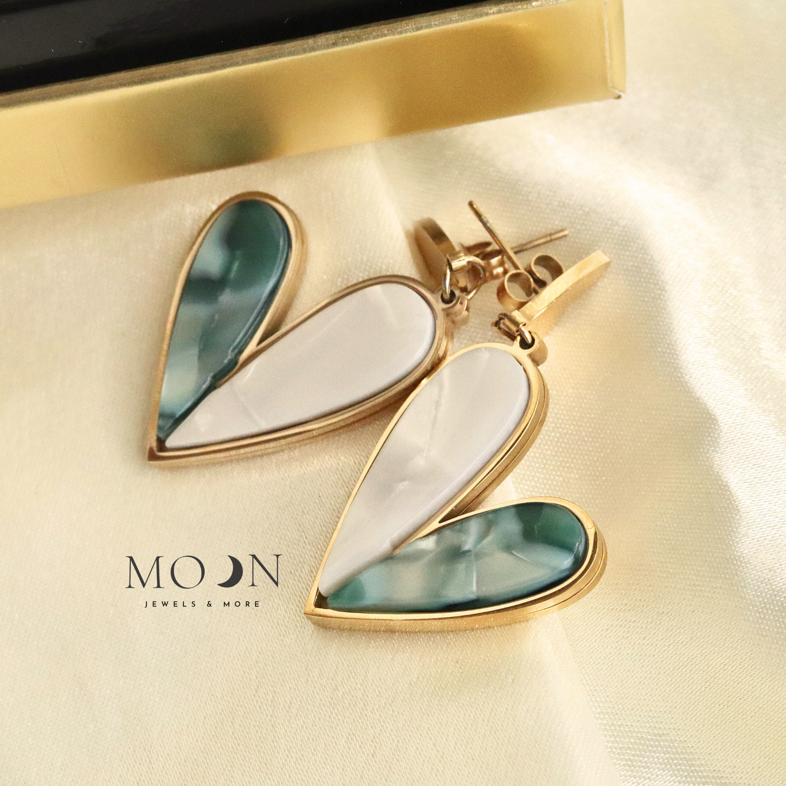 Green mix ivory heart marble earring_0