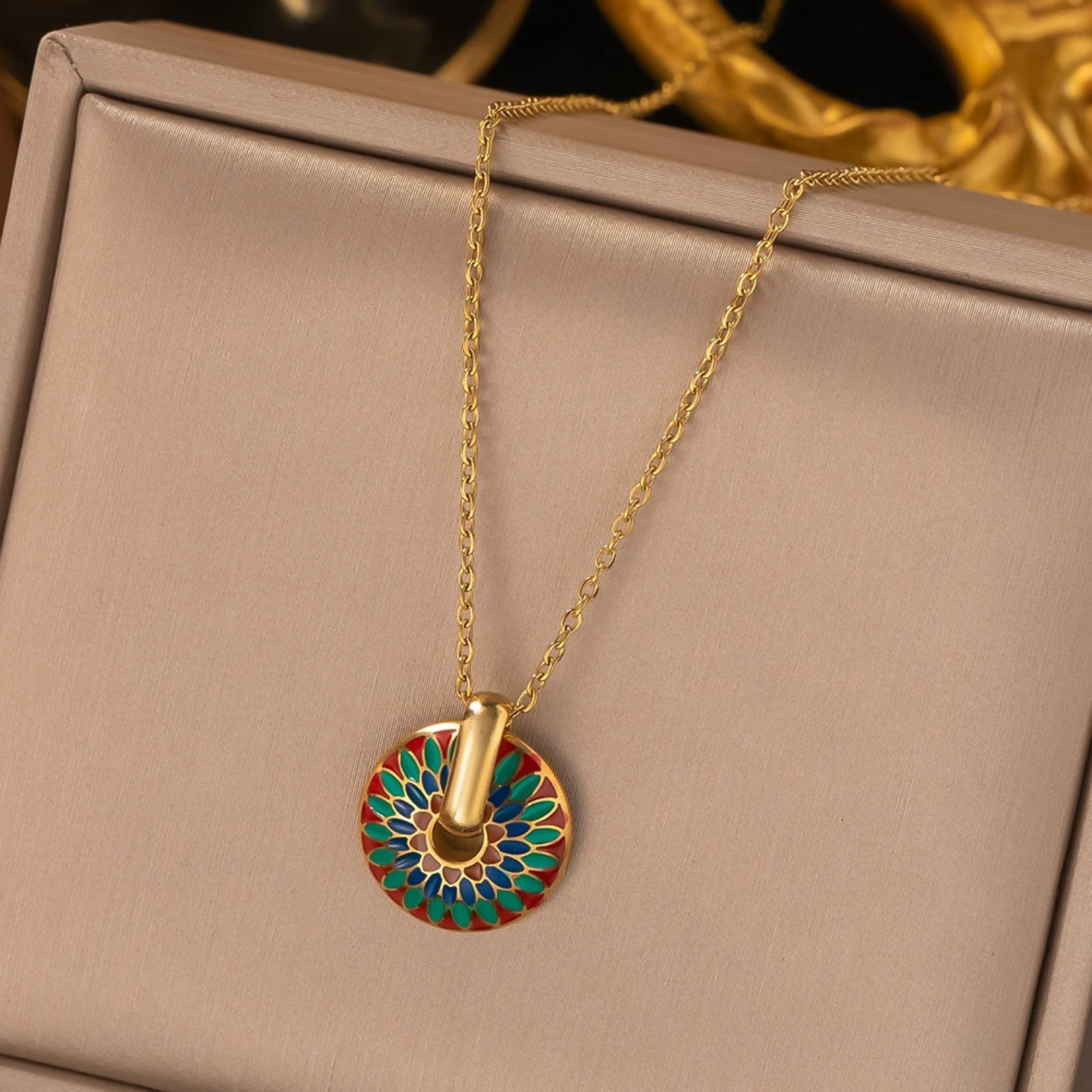 Ethnic style pendant chain _0