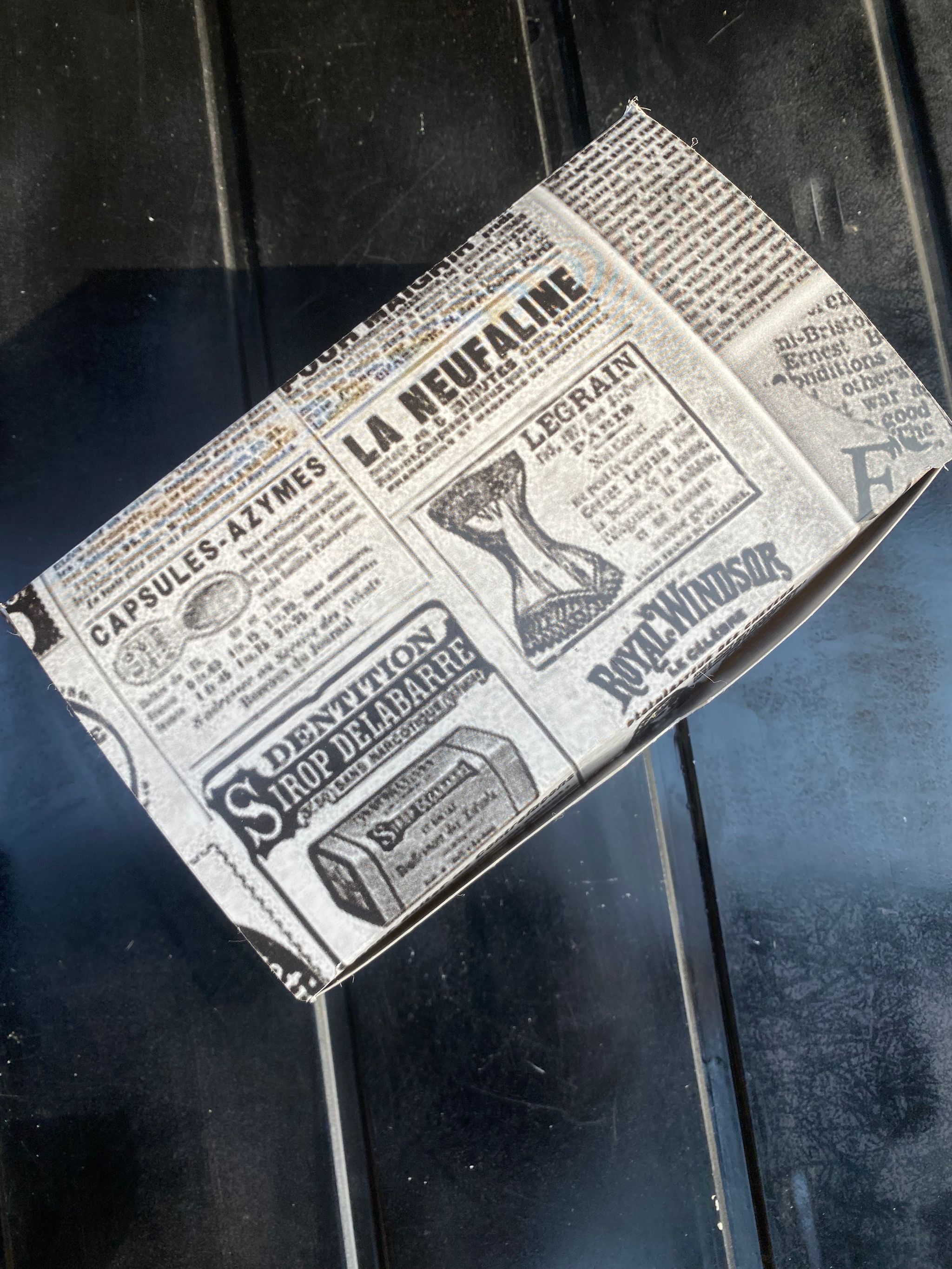 RETRO NEWSPAPER PRINTS QUICK SERVICE TAKEOUT BOXES_6