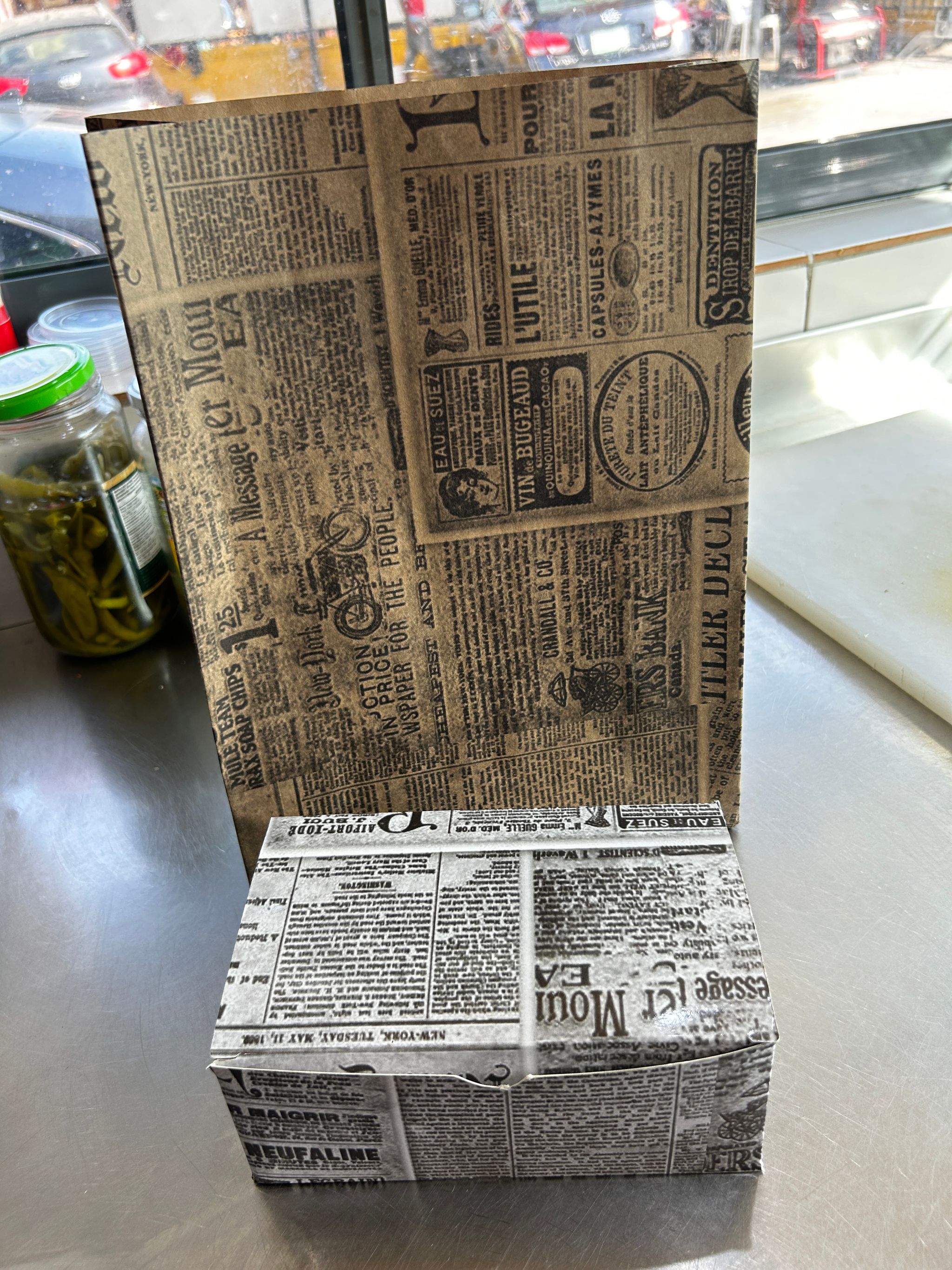 RETRO NEWSPAPER PRINTS QUICK SERVICE TAKEOUT BOXES_1