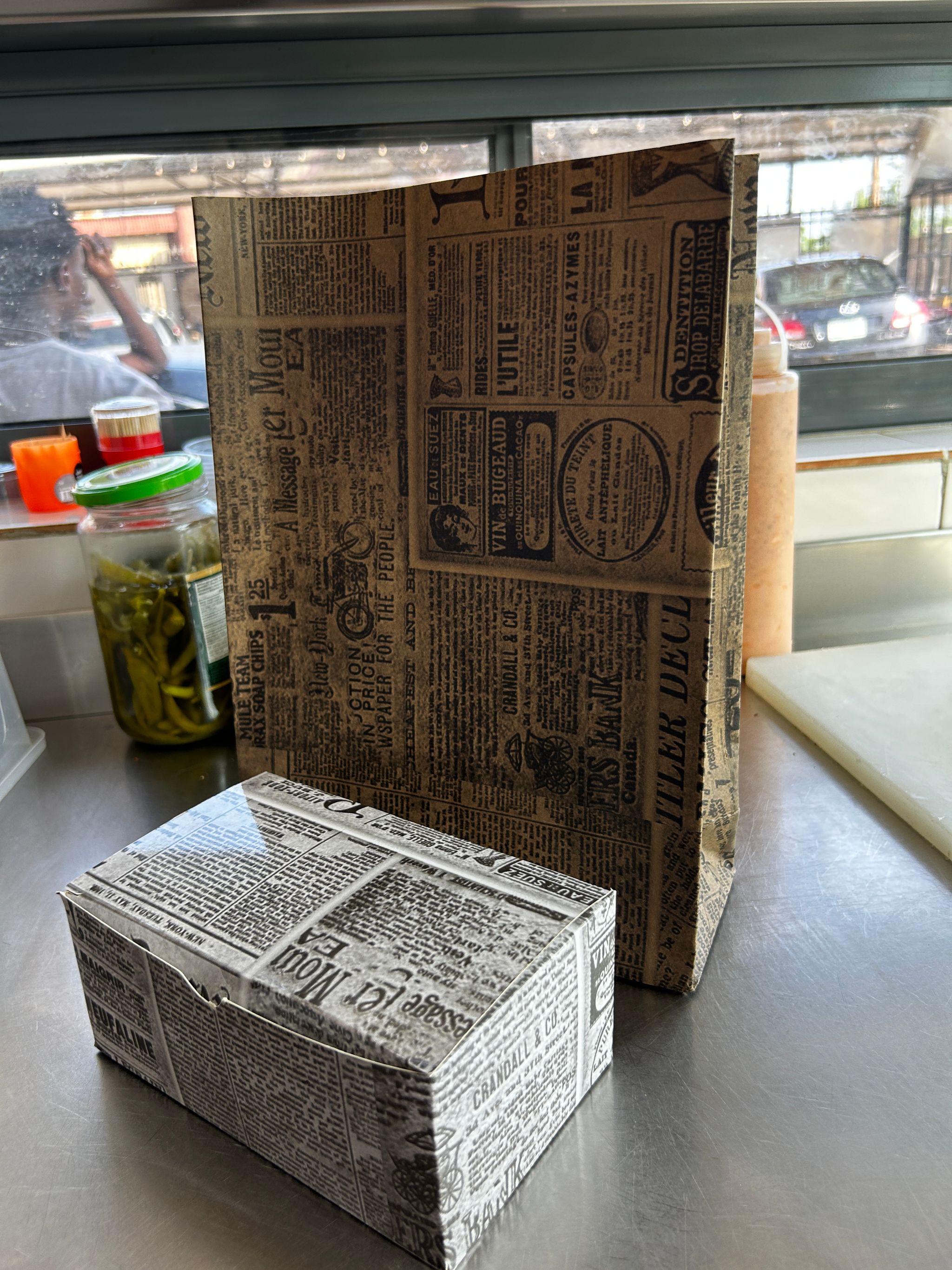 RETRO NEWSPAPER PRINTS QUICK SERVICE TAKEOUT BOXES_2