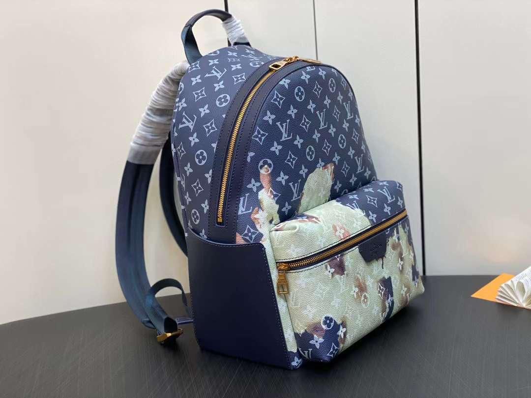 LOUIS VUITTON Discovery Backpack_1