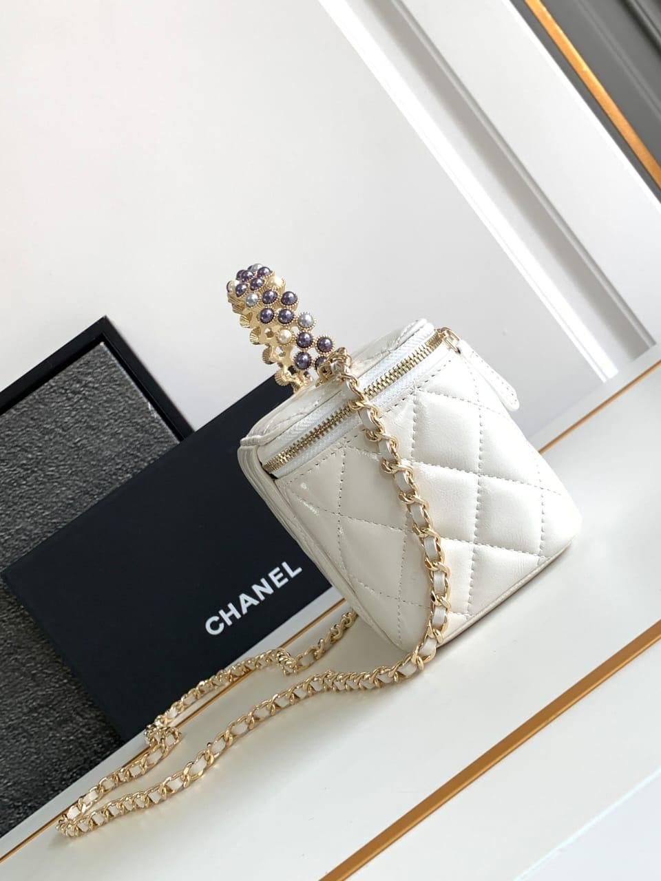 CHANEL Vanity Chain Shoulder crossbody Bag_1