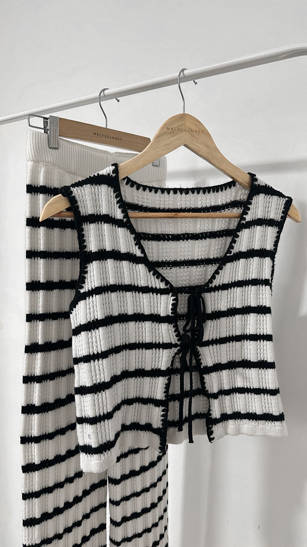 STRIPE KNIT VEST TOP_4