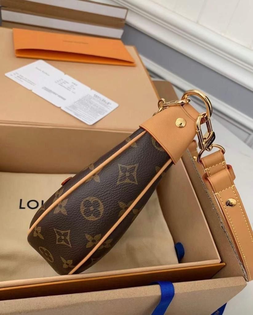 LOUIS VUITTON Loop bag_2