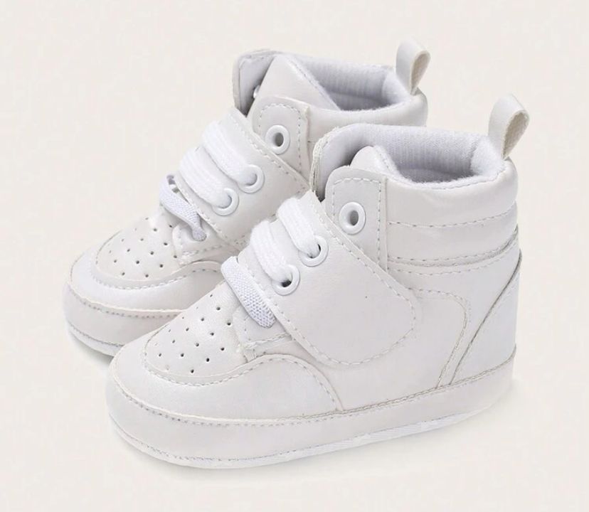 Baby boys White Velcro snap shoes _0