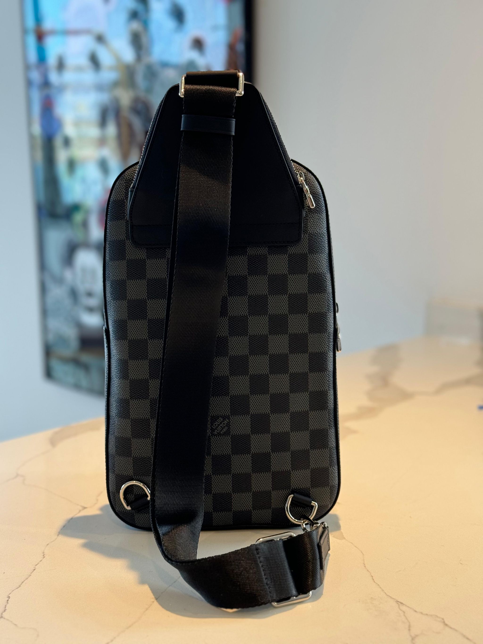 LOUIS VUITTON Avenue Slingbag NM_1