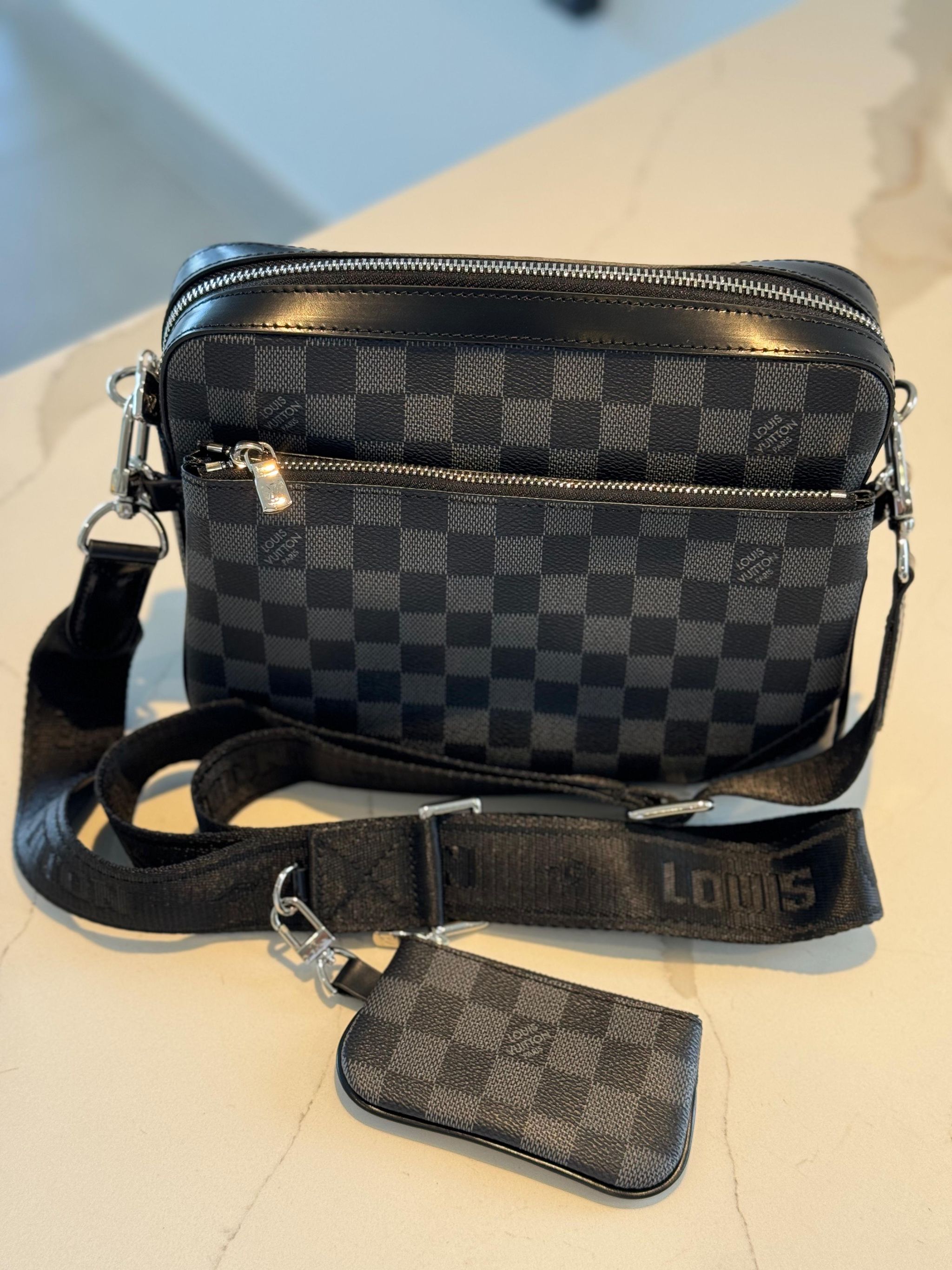 LOUIS VUITTON Trio Messenger bag_1