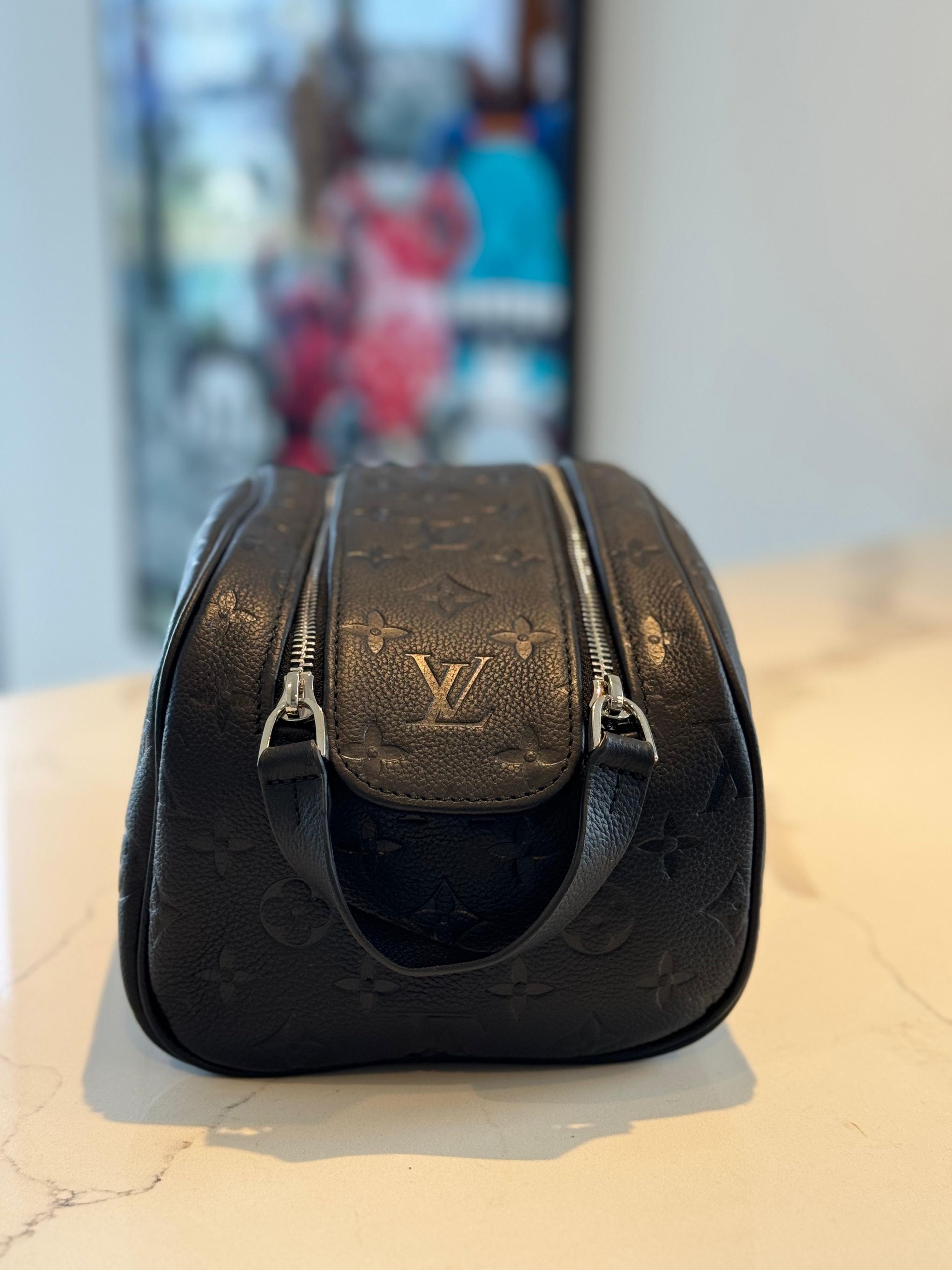 LOUIS VUITTON Locker Dopp Kit_0