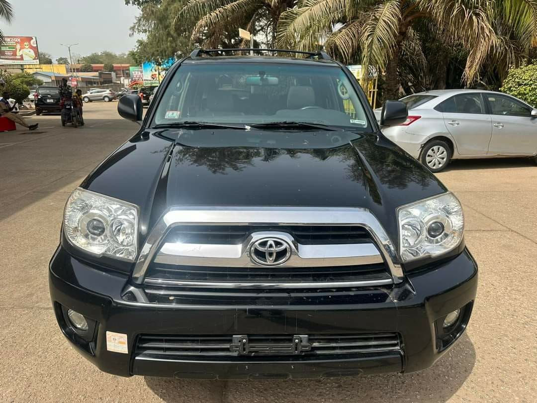 Toyota 4 runner SR5_1