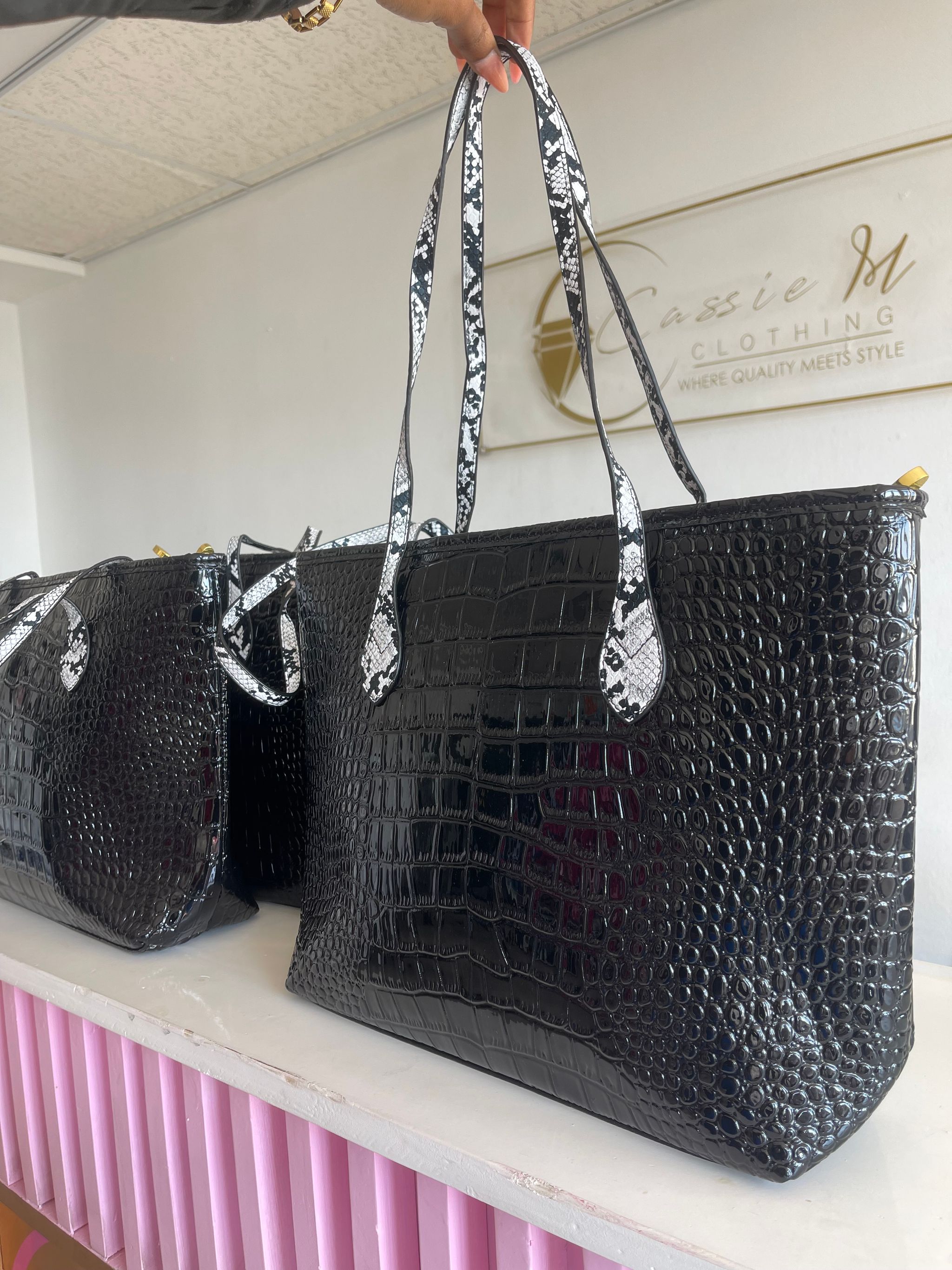 Crocodile embossed Tote bag_5