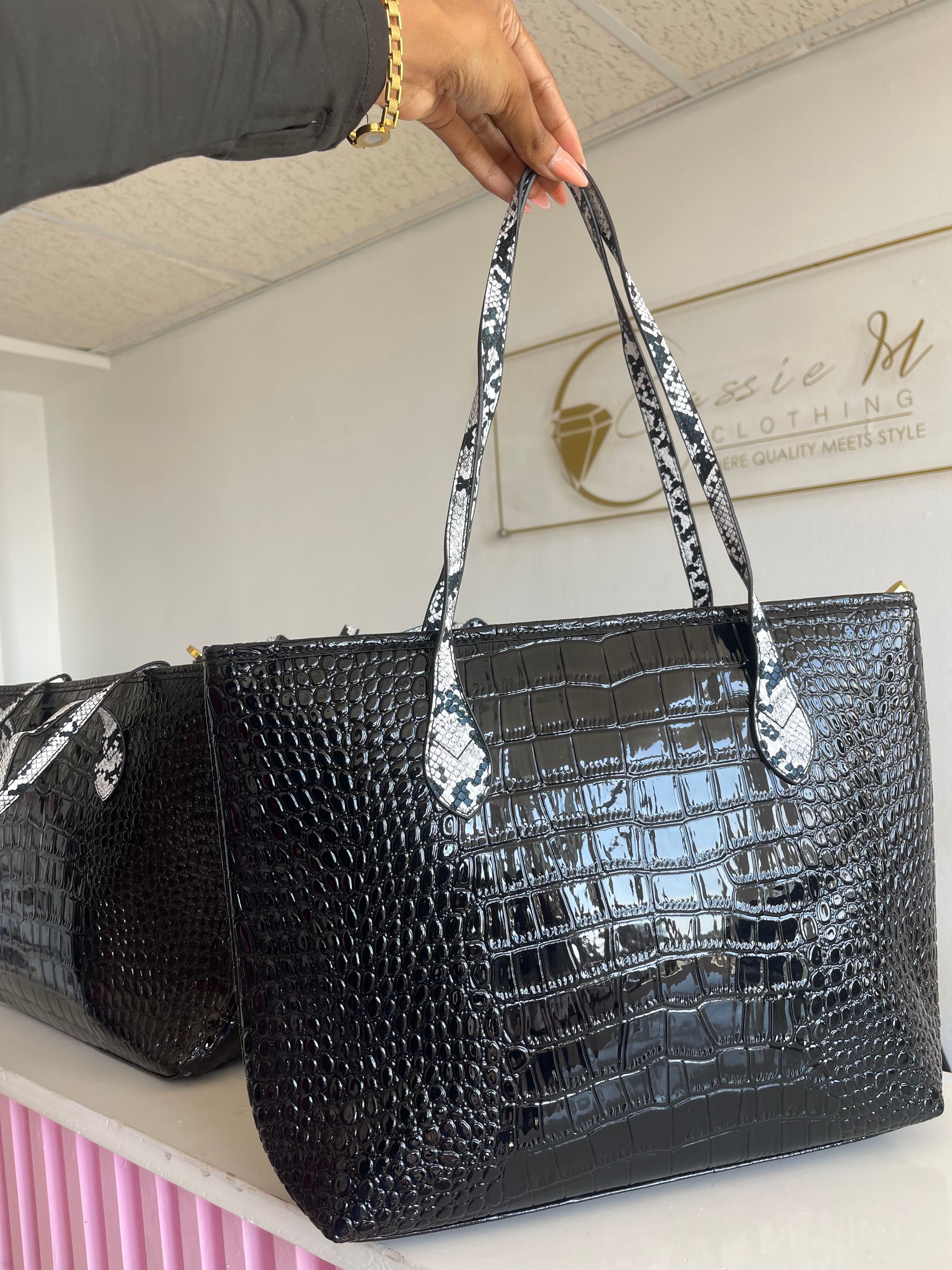 Crocodile embossed Tote bag_2