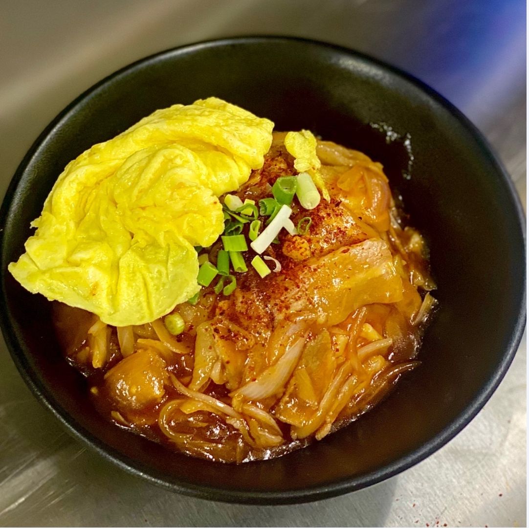 F) 番茄猪肉荷包蛋盖饭 (Sweet & Sour Pork Rice Bowl With Egg)_0