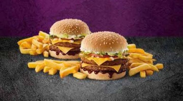 King steer (sharing meal )_0