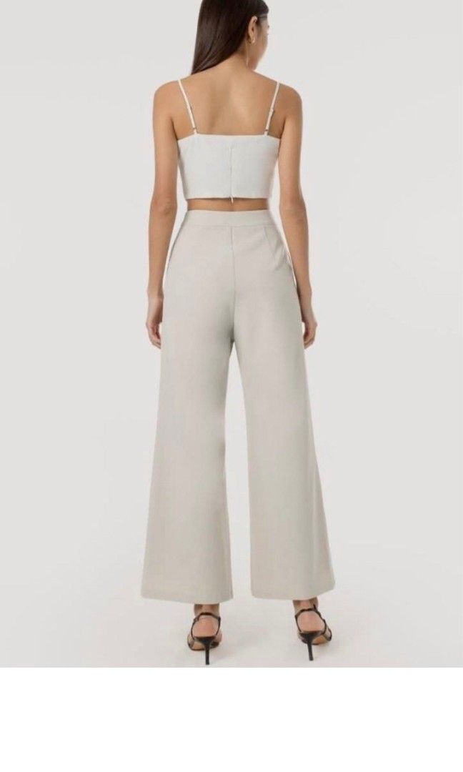 Kensley Pleated Wide Leg Pants in Stone (S)_1