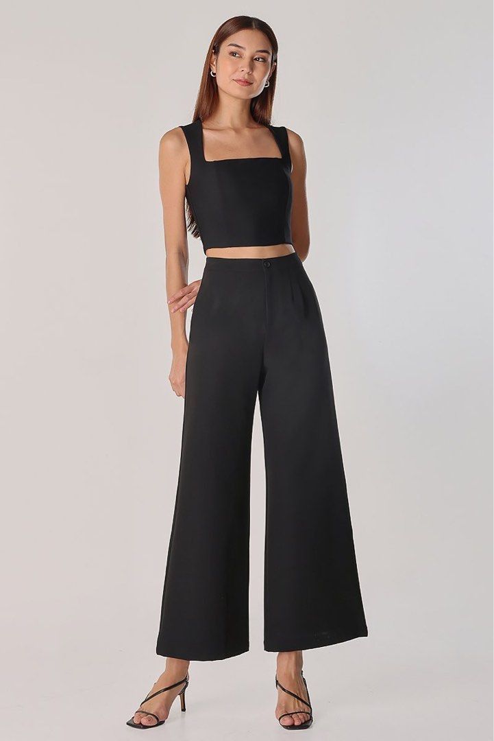 Kensley Pleated Wide Leg Pants in Black (S)_0