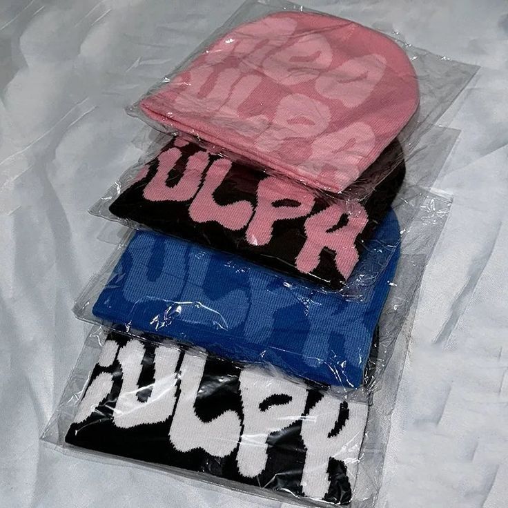 Y2K beanies_9