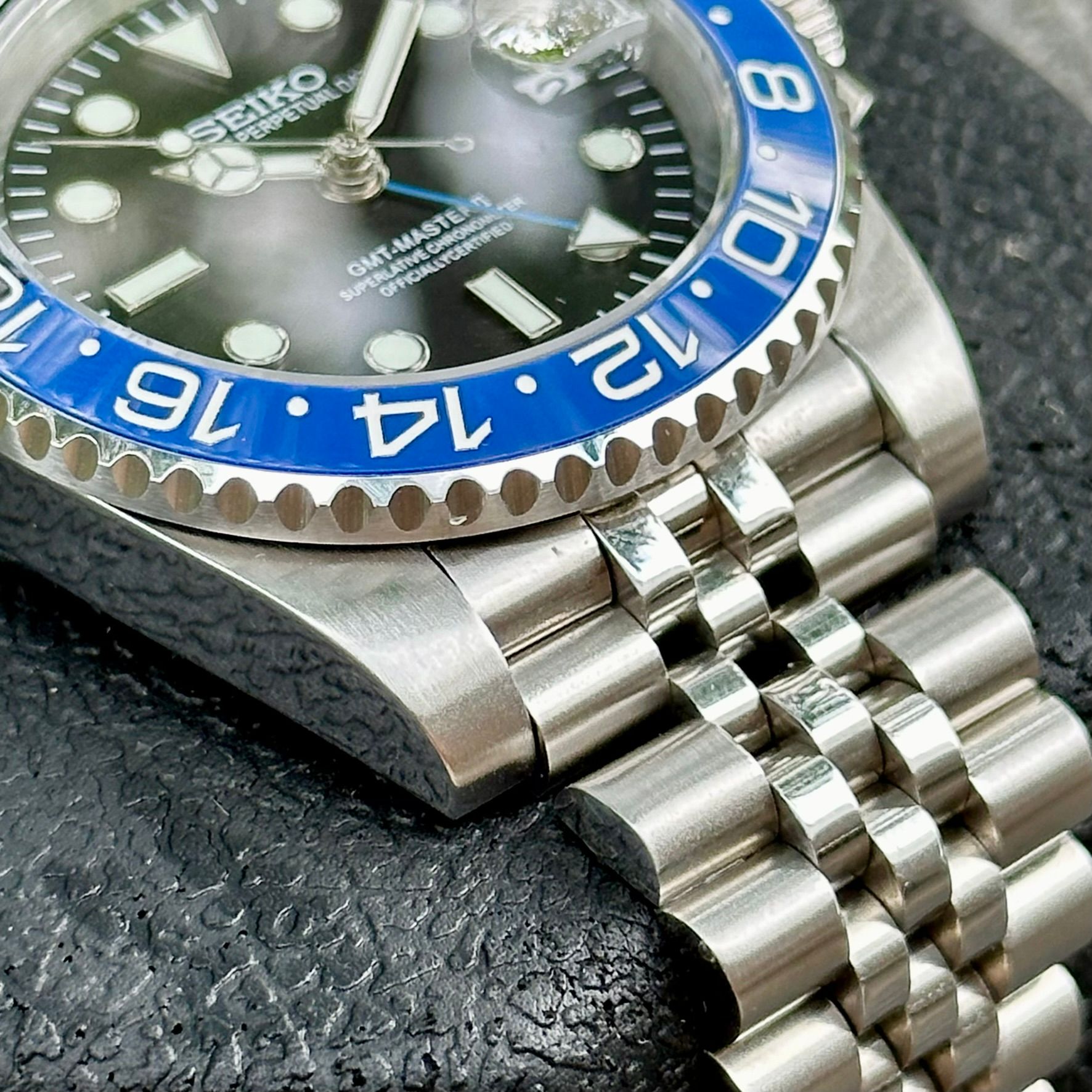 Batgirl 4-Hand GMT _1