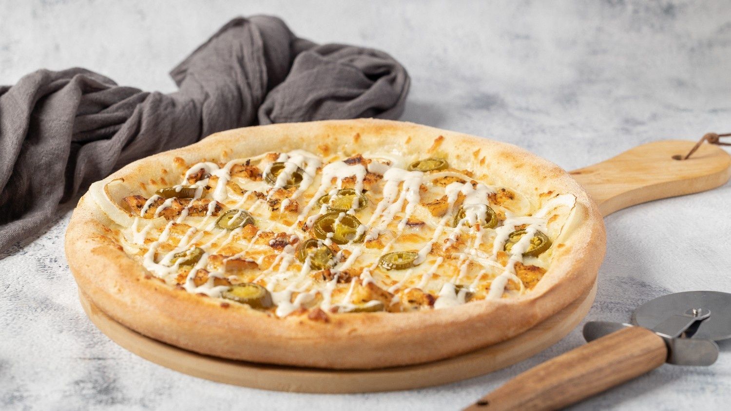 بيتزا ألفريدو - Chicken Alfredo Pizza_0