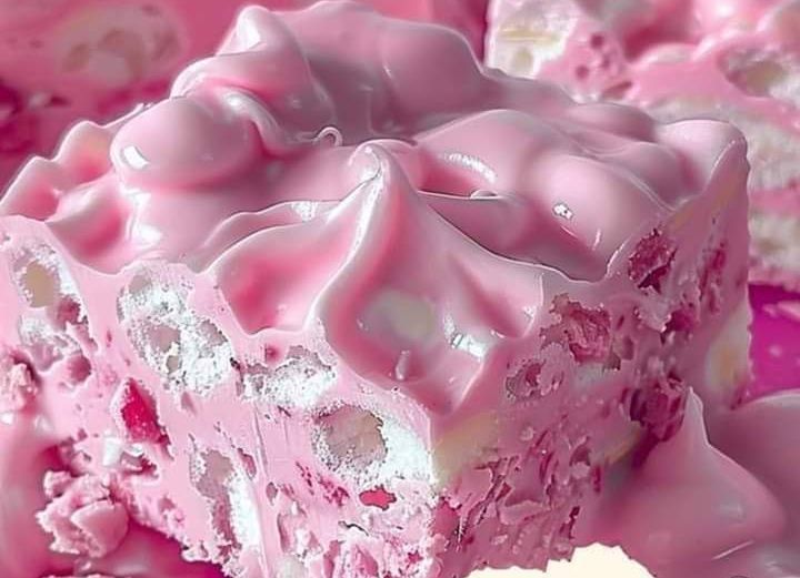 Bubblegum White Chocolate Fudge_0